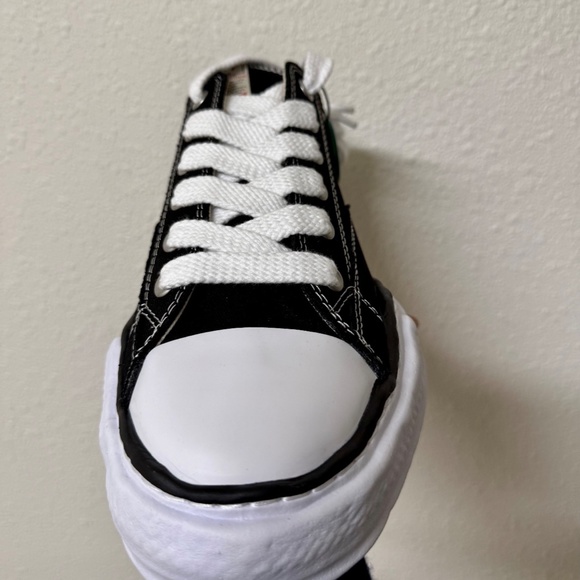 MEN  SHOES - Picture 2 of 3